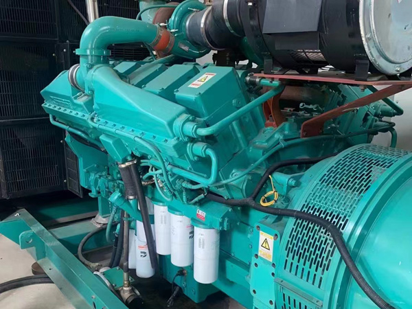 锡林浩特更换100kW柴油发电机组机油时，需要注意哪些事项？